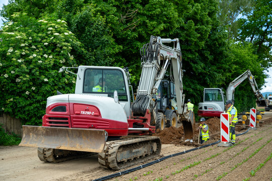 Trassenarbeiten mit Bagger | © PWN